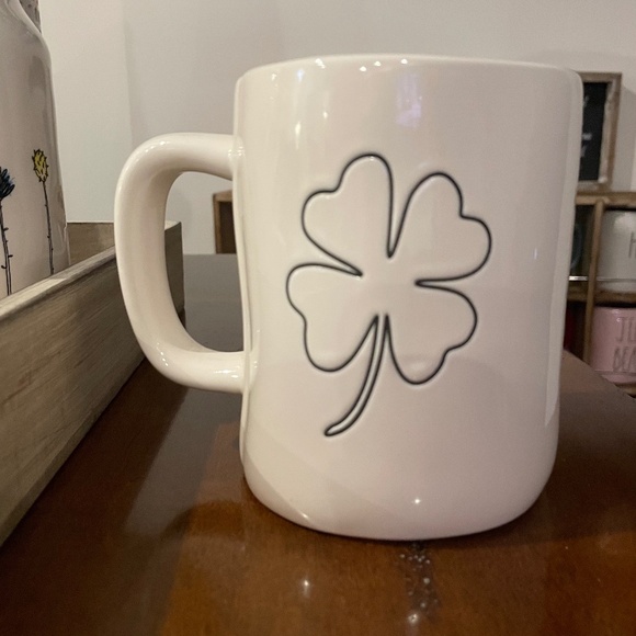 Rae Dunn  TOP O’ THE MORNING mug   St Paddy’s Day 🍀 - Picture 2 of 3